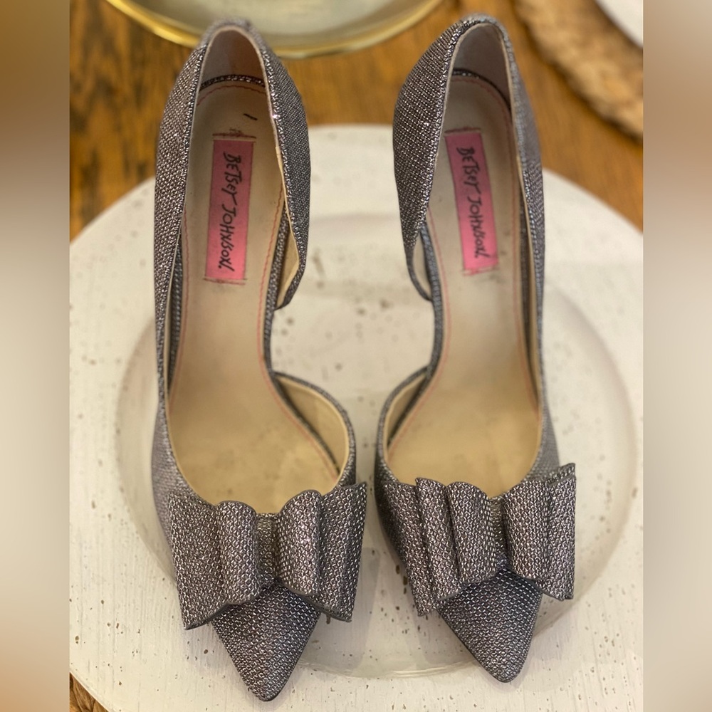 Betsey Johnson Bow Pumps
